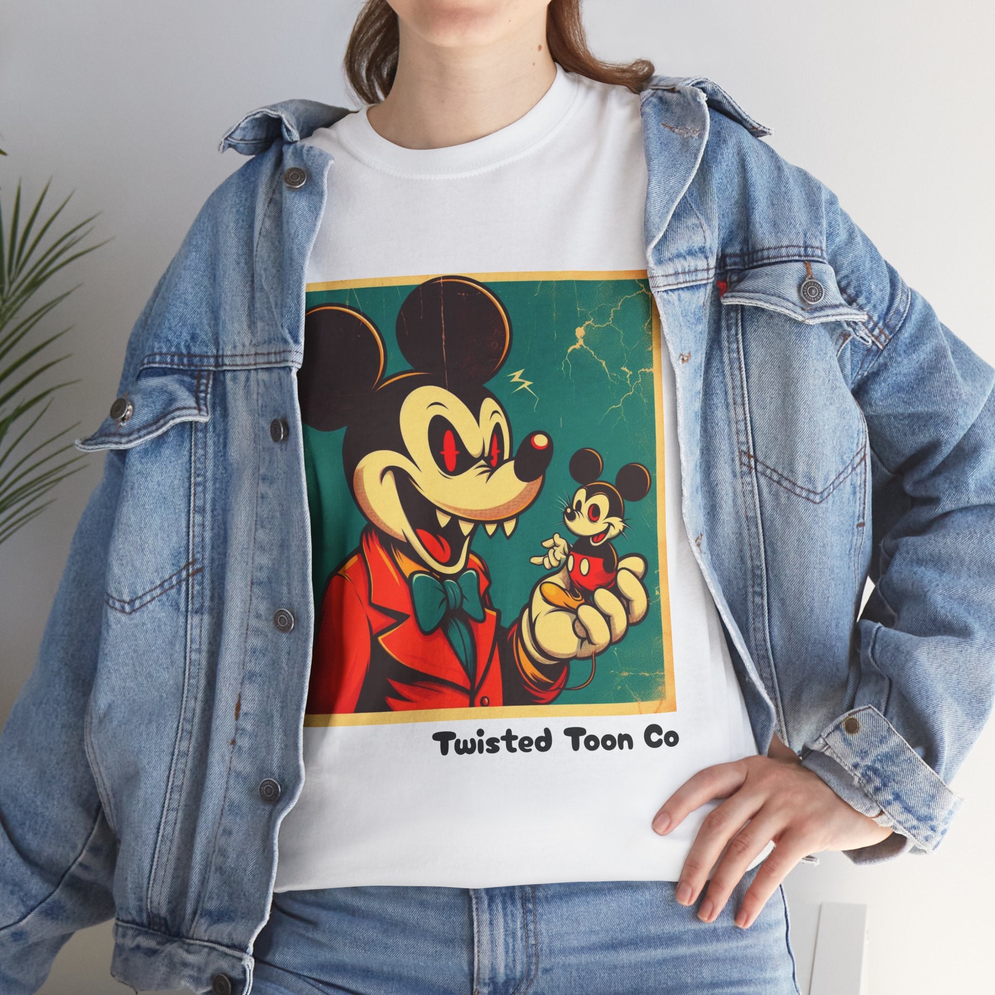 Vintage Cartoon Mouse Tee – Retro Illustration Graphic T-Shirt