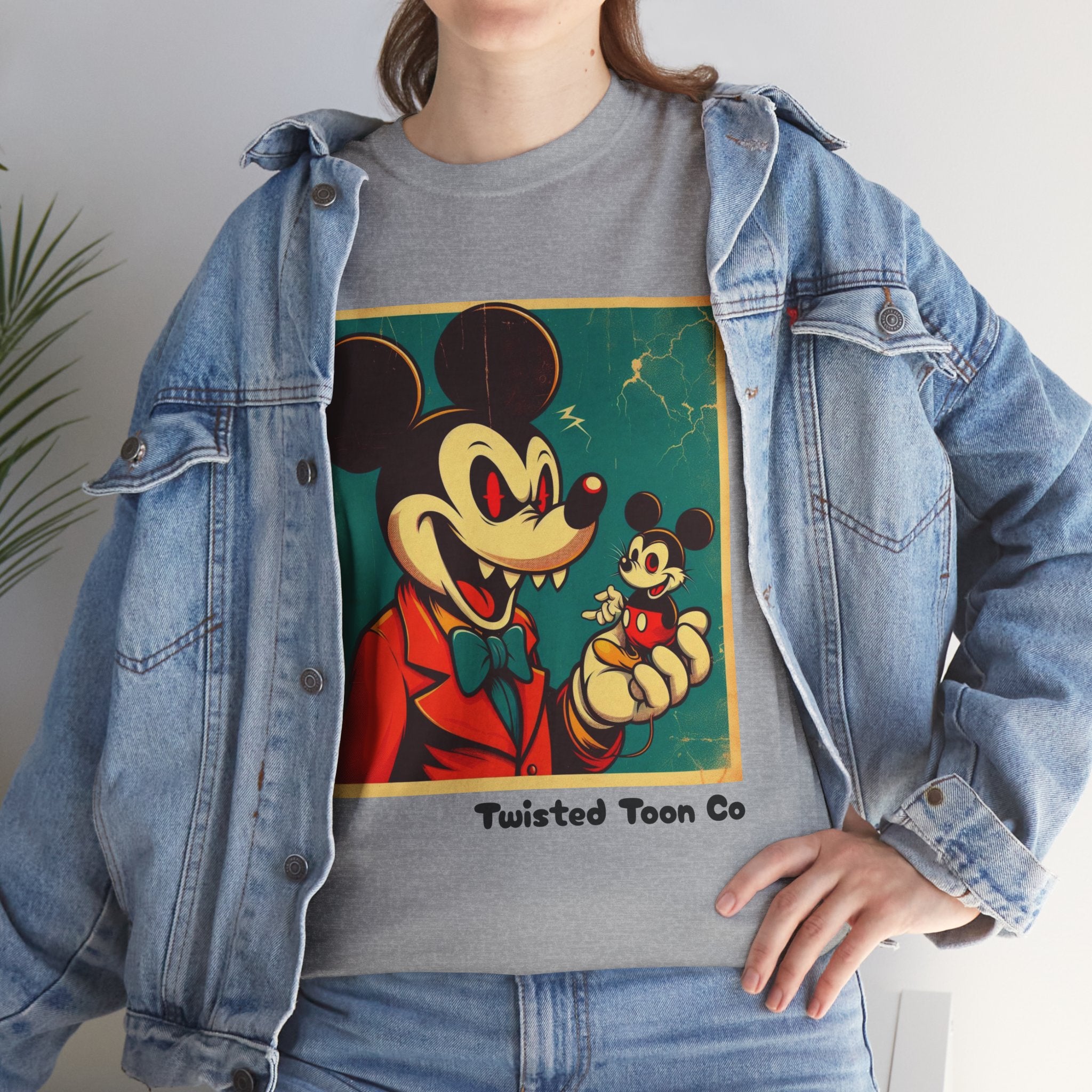 Vintage Cartoon Mouse Tee – Retro Illustration Graphic T-Shirt