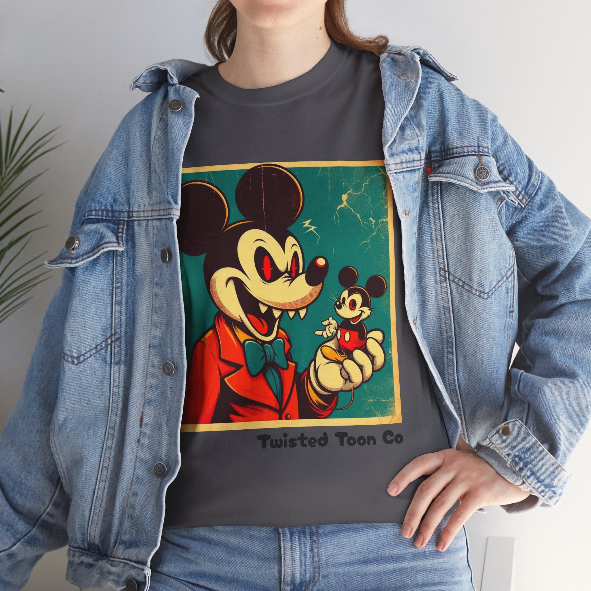 Vintage Cartoon Mouse Tee – Retro Illustration Graphic T-Shirt